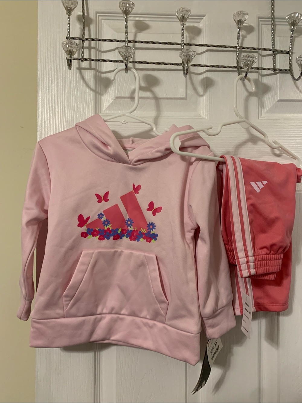 Adidas NWT’s girl’s size 2T jogger set